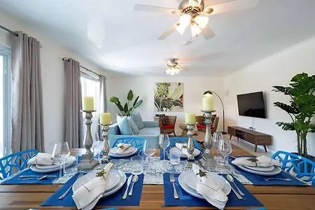 Hospitality Expert Cha3 - Pool Beach Hip-Strip Montego Bay