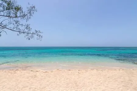Hospitality Expert Cha3 - Pool Beach Hip-Strip Montego Bay Apartment